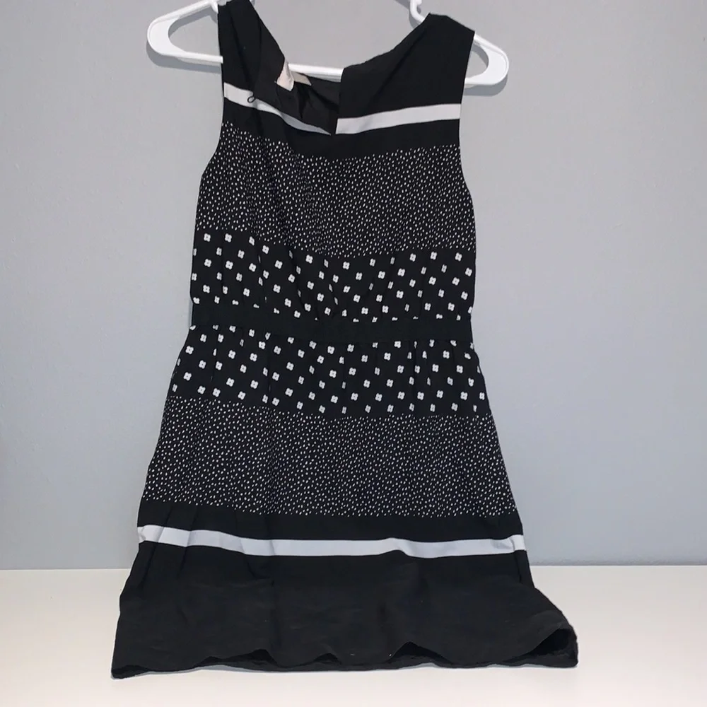 Loft Dress - Picture 2 of 4
